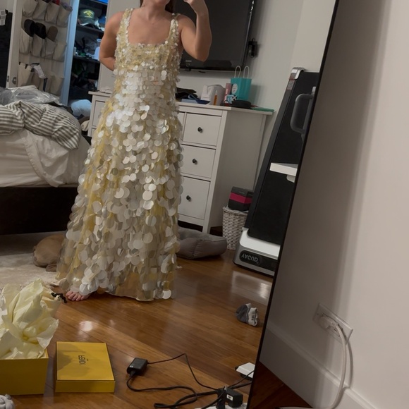 ASOS Arrange Disc Sequin Dress in Lemon Size 6 - Picture 3 of 3